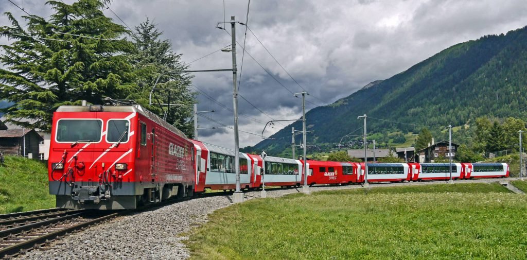 Zwitserse Trein Zwitserse trein in de bergen | Spauwen Travel